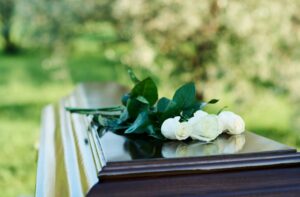 Nằm mơ thấy đám ma người đã chết đánh con gì?